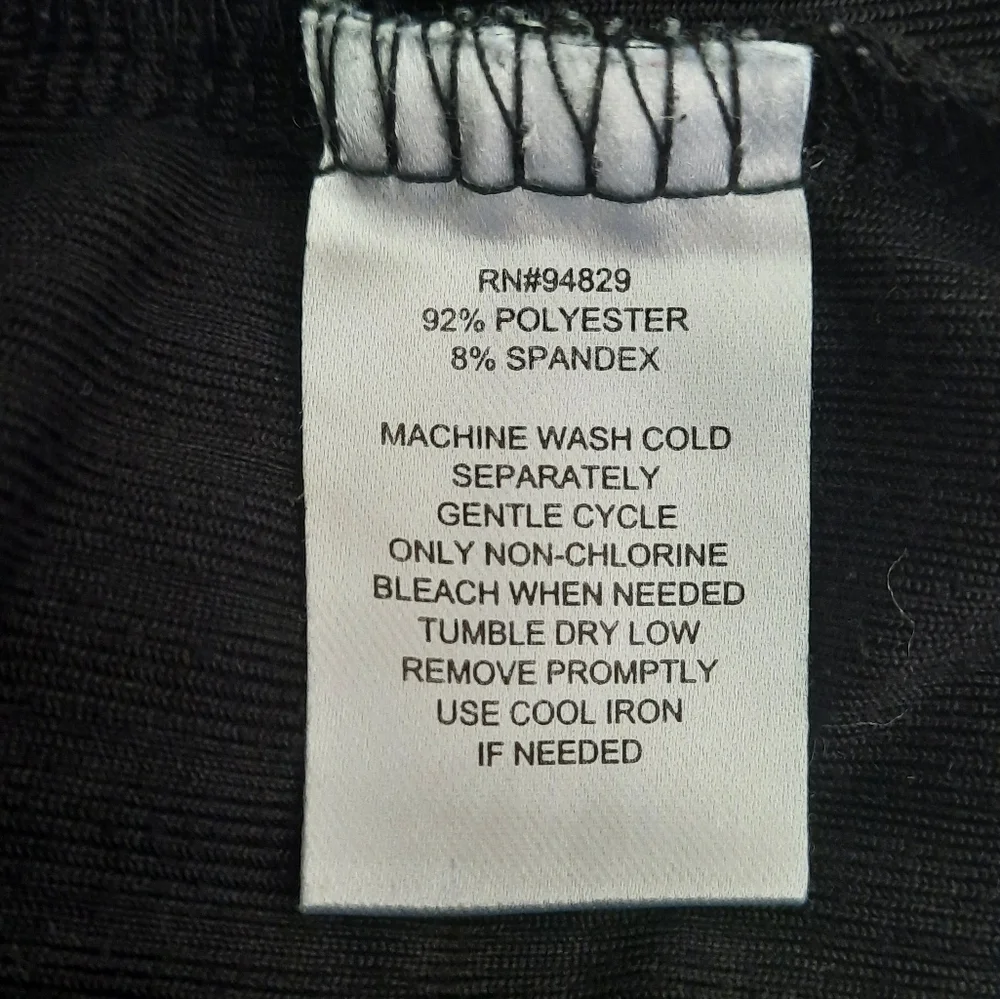 Derek Heart Short Sleeve Ribbed Cut Out Chest Crop Top Size Large Black - Picture 5 of 5